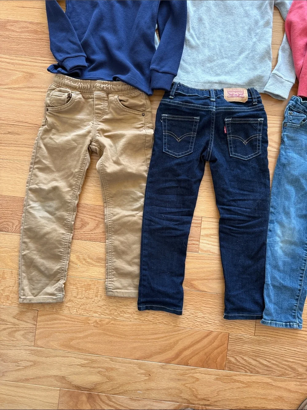 Polo sweaters, Vineyard Vines, Levi’s bundle Size 5 Lot